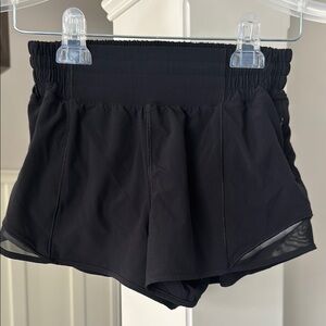 Lululemon Hotty Hot High-Rise 2.5” Black Shorts
